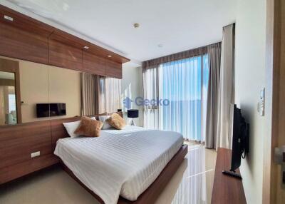 2 Bedrooms Condo in The Riviera Wong Amat Beach Wongamat C005393