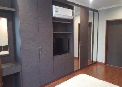 President Place  2 Bed Condo For Rent in Chidlom