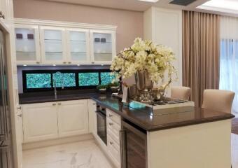 Baan Sansiri Pattanakarn  4 Bedroom House For Rent And Sale