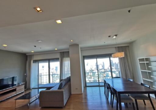 3 Bed Condo in The Madison Phrom Phong