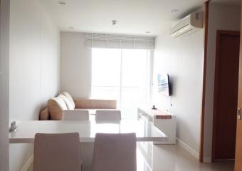 1 Bedroom For Rent in Circle Condominium