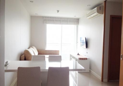 1 Bedroom For Rent in Circle Condominium