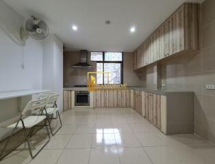 3 Bedroom Apartment For Rent in Nana