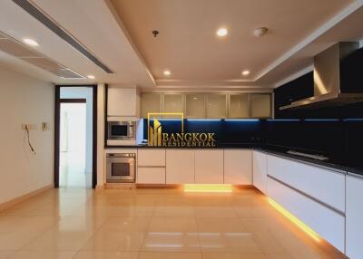 3 Bedroom Condo For Rent in Somkid Garden Chidlom