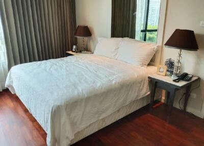 President Place  2 Bedroom Condo For Rent in Chit Lom