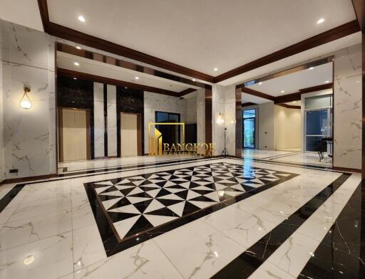 Renovated 3 Bedroom Asoke Apartment