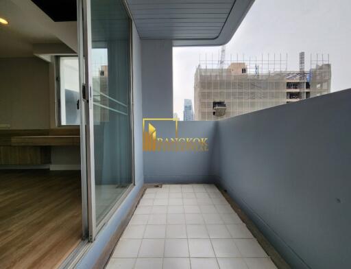 Renovated 3 Bedroom Asoke Apartment