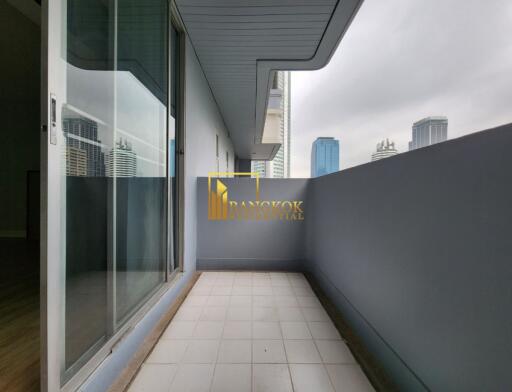 Renovated 3 Bedroom Asoke Apartment