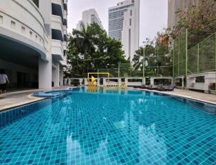 Renovated 3 Bedroom Asoke Apartment