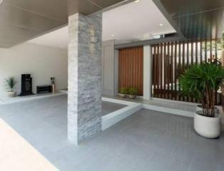 The Honor  Stunning 4 Bedroom House With Pool in Lat Phrao