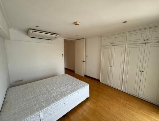 2 Bedroom Apartment For Rent in Sathorn