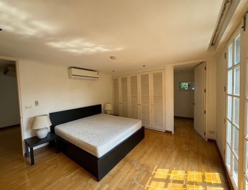 2 Bedroom Apartment For Rent in Sathorn