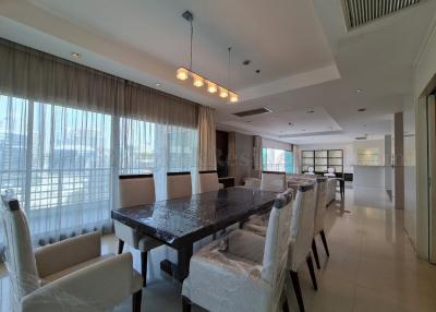 4 Bedroom Duplex Apartment For Rent in Ploenchit