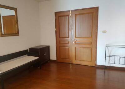Grand Langsuan  3 Bedroom Chidlom Condo For Rent