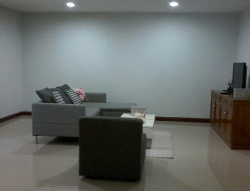 2 Bedroom Apartment For Rent in Phrom Phong