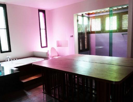 House For Rent in Thong Lo