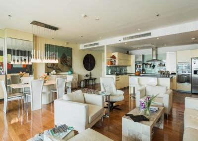 The Lakes  3 Bedroom Condo For Sale in Asoke