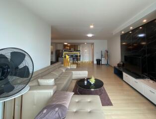 Baan Sathorn Chaophraya  2 Bedroom Condo Near Riverside