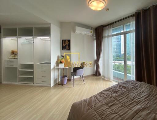 Baan Sathorn Chaophraya  2 Bedroom Condo Near Riverside