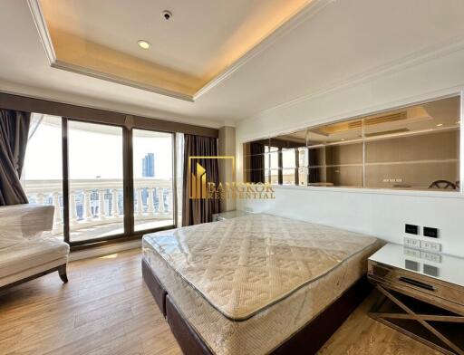 1 Bedroom For Rent in State Tower Sathorn