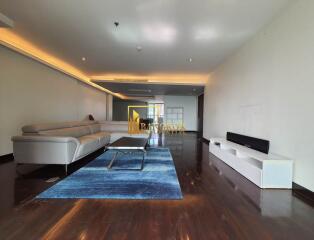 1 Bedroom For Rent in Urbana Langsuan