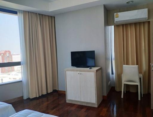 2 Bedroom For Rent in President Place Chidlom