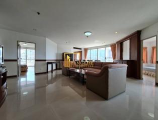 3 Bed Apartment For Rent in Asoke