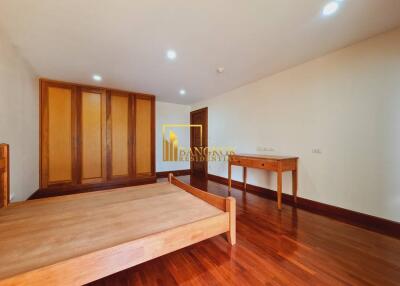 2 Bedroom Apartment For Rent in Ploenchit