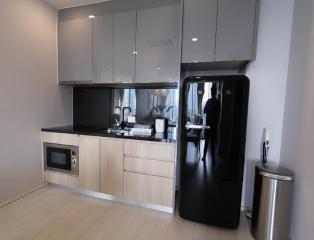 1 Bedroom For Sale in Noble Ploenchit