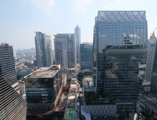 1 Bedroom For Sale in Noble Ploenchit