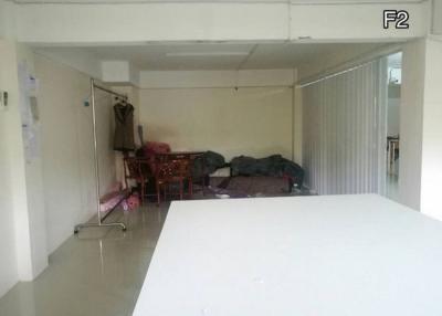 5 Bedroom Commercial Building For Rent in Ekkamai
