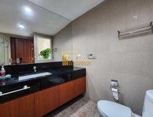 2 Bedroom For Sale in Baan Rajprasong Ratchadamri