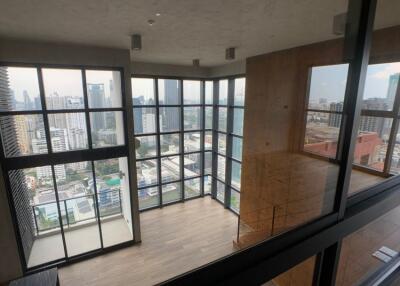 2 Bedroom Duplex For Rent in The Lofts Asoke