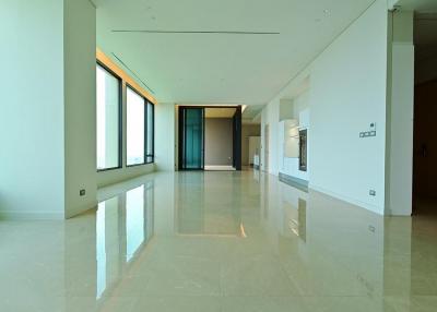 Spacious 4 Bedroom Luxury Condo For Sale Sindhorn Residence