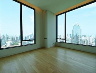 Spacious 4 Bedroom Luxury Condo For Sale Sindhorn Residence