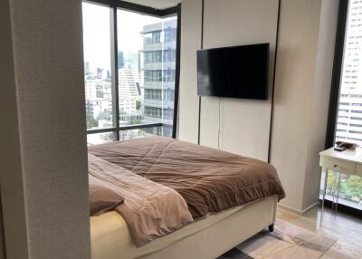 2 Bedroom For Rent in Ashton Silom