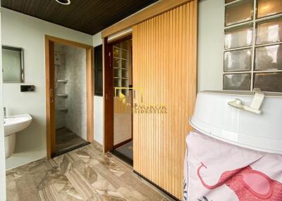 2 Bedroom For Rent & Sale in Pearl Garden Silom