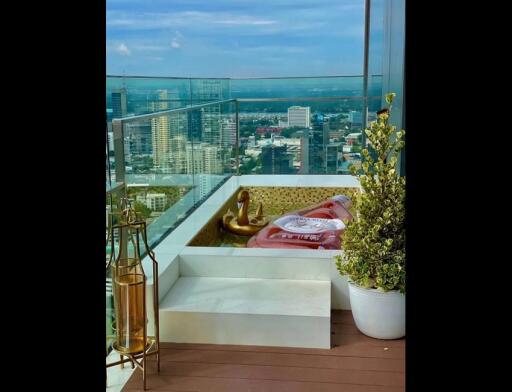 Stunning Condo For Sale in Marque Sukhumvit 39