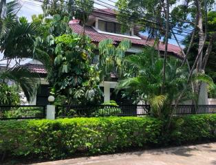 4 Bedroom House For Rent in Noble House Thonglor