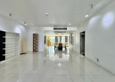 Sukhumvit City Resort  Spacious 4 Bedroom Condo For Rent in Nana