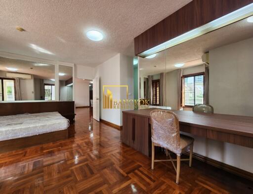3 Bedroom Luxury Apartment in Chidlom