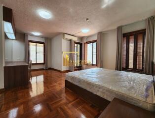 3 Bedroom Luxury Apartment in Chidlom