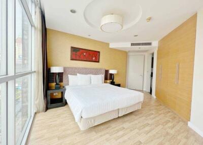 Comfortable 2 Bedroom Serviced Apartment in Sathorn Business District