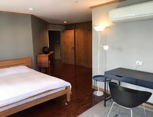 Waterford Park  Comfortable 2 Bedroom Condo in Thonglor