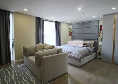 Klass Sarasin-Rajdamri  Stylish 3 Bedroom Condo For Sale