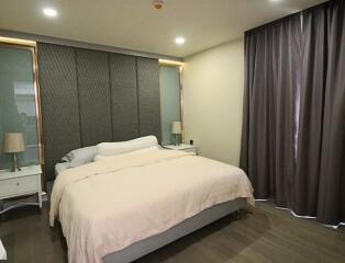Klass Sarasin-Rajdamri  Stylish 3 Bedroom Condo For Sale