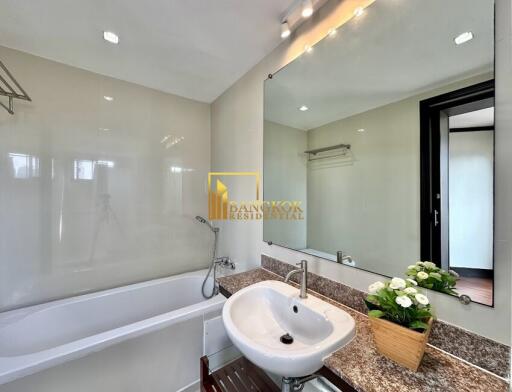 Renovated 1 Bedroom Apartment in Trendy Thong Lo