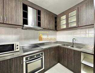 Renovated 1 Bedroom Apartment in Trendy Thong Lo