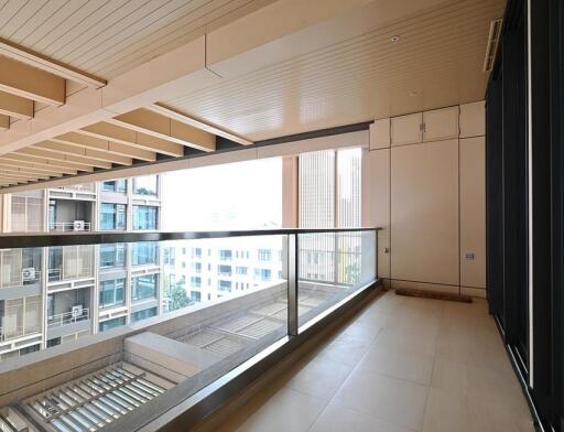 Sindhorn Residence  Contemporary 1 Bedroom Luxury Condo For Rent