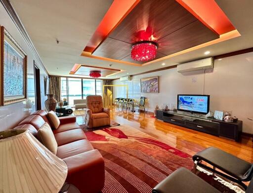 Las Colinas  Stylish 3 Bedroom Property For Sale in Asoke